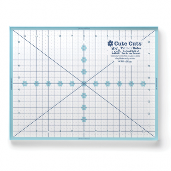 Lori Holt Cute Cuts™ Trim-it™ Ruler 9 1/2in x 12 1/2in 